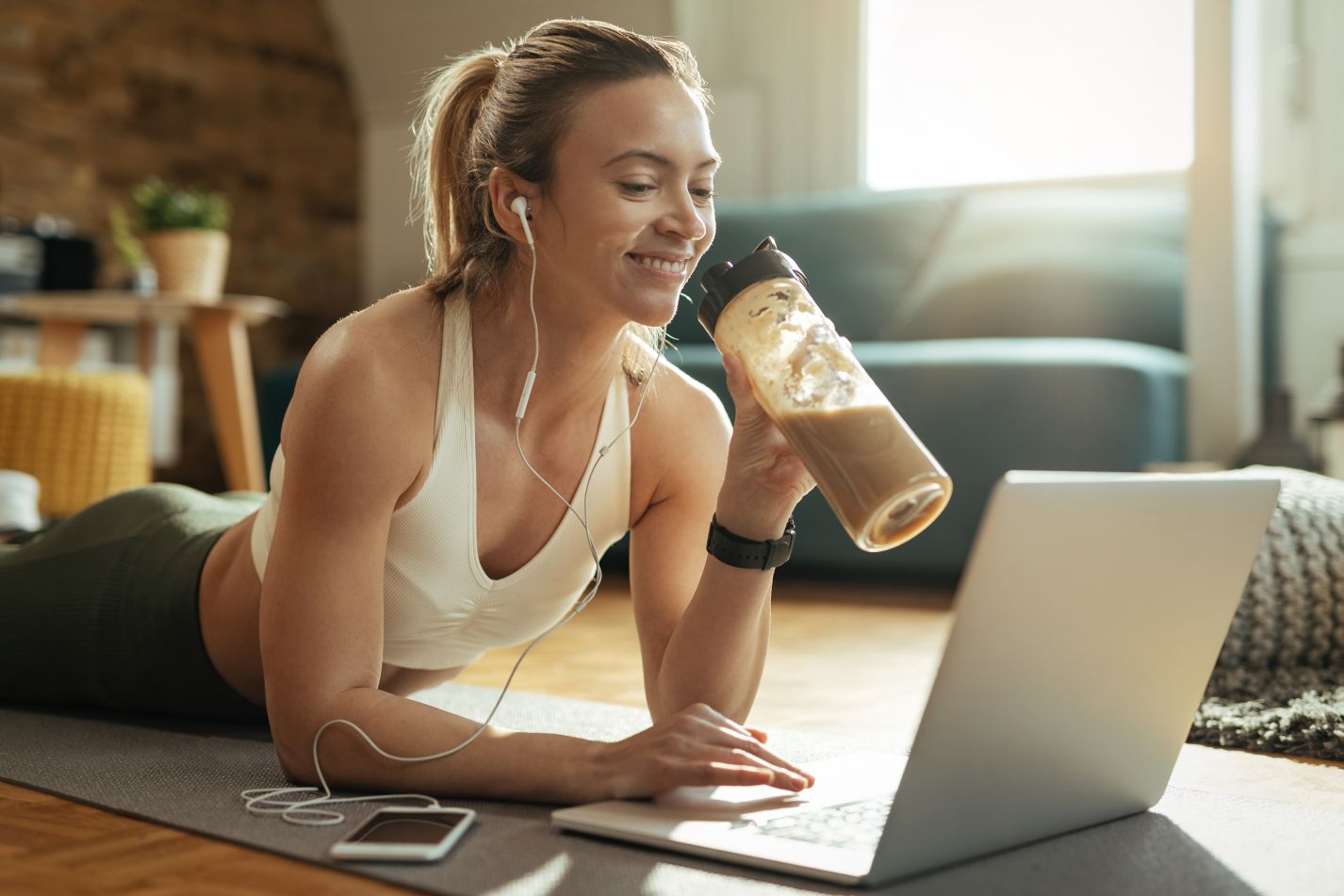Foodspring: Abnehmen mit Workouts und leckeren Produkten